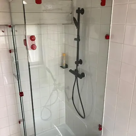 Haus Mit Sauna Und Privatem Badeteich In Bei Salzburg *
