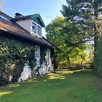 Haus Mit Sauna Und Privatem Badeteich In Bei Salzburg