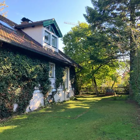 Haus Mit Sauna Und Privatem Badeteich In Bei Salzburg