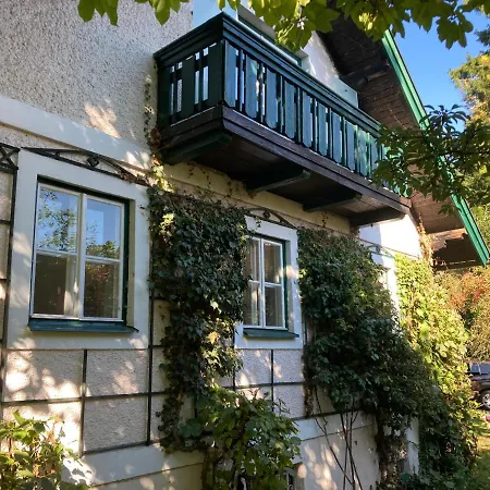 Haus Mit Sauna Und Privatem Badeteich In Bei Salzburg *