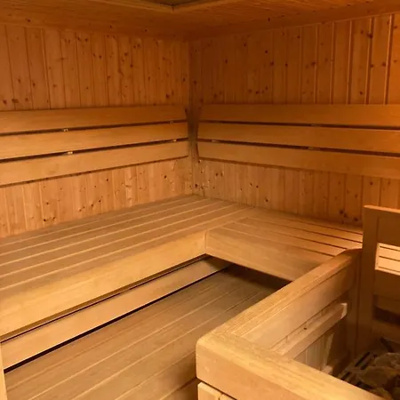 Haus Mit Sauna Und Privatem Badeteich In Bei Salzburg Anif