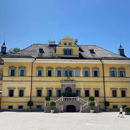 Ferienhaus Haus Mit Sauna Und Privatem Badeteich In Bei Salzburg *
