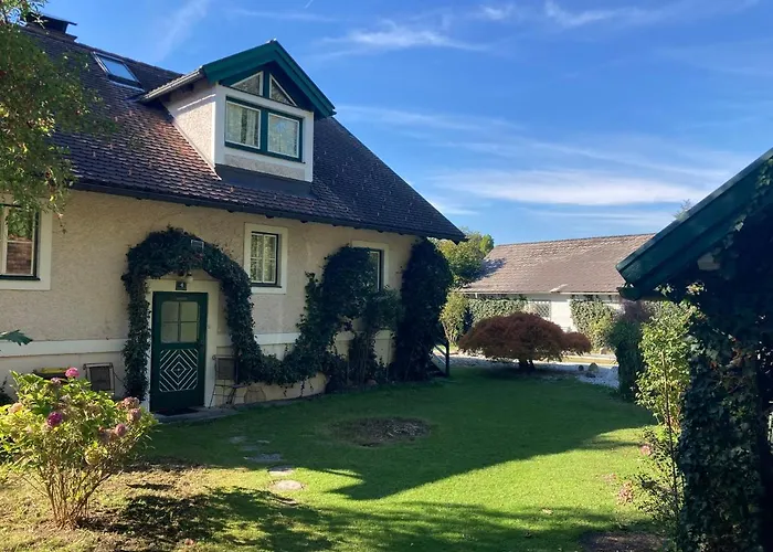 Haus Mit Sauna Und Privatem Badeteich In Bei Salzburg Tatil Evi Anif