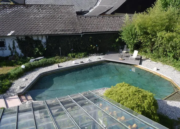 Haus Mit Sauna Und Privatem Badeteich In Bei Salzburg