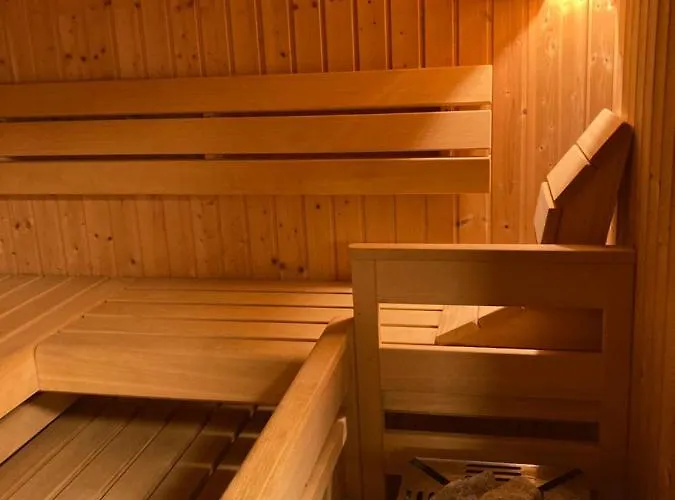 Haus Mit Sauna Und Privatem Badeteich In Bei Salzburg