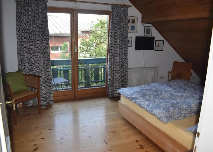 Haus Mit Sauna Und Privatem Badeteich In Bei Salzburg *