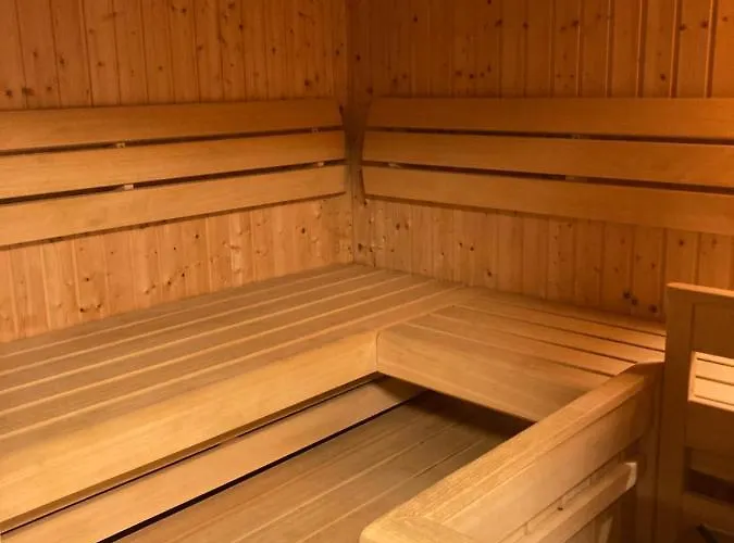 Haus Mit Sauna Und Privatem Badeteich In Bei Salzburg Anif