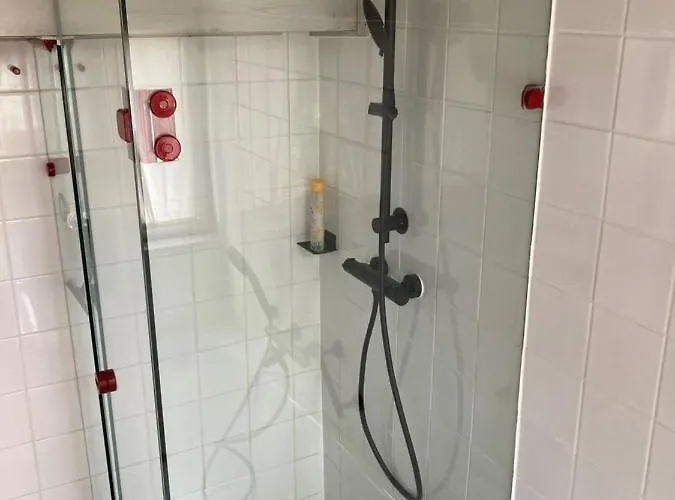 Haus Mit Sauna Und Privatem Badeteich In Bei Salzburg *