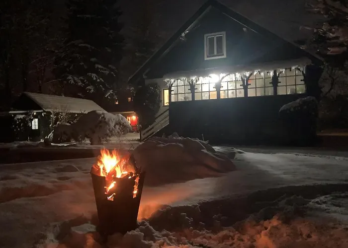 Haus Mit Sauna Und Privatem Badeteich In Bei Salzburg *